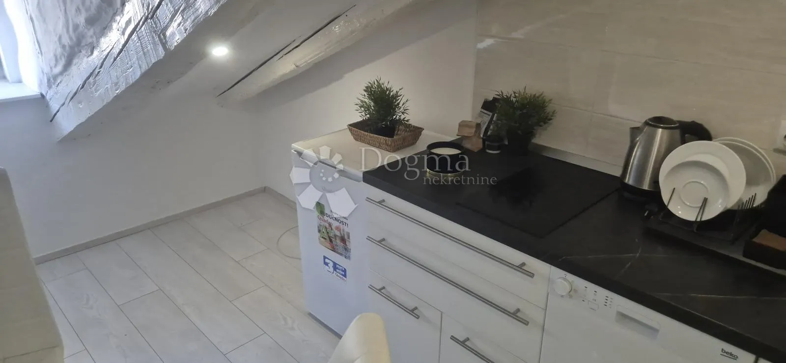 dva apartmana u strogom centru - slika 2
