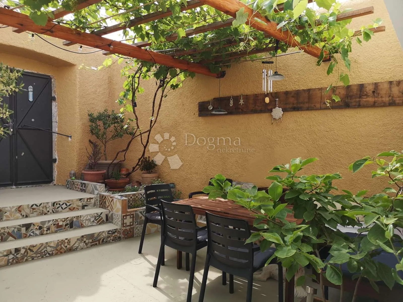kostrena kuća sa 3 apartmana - slika 25