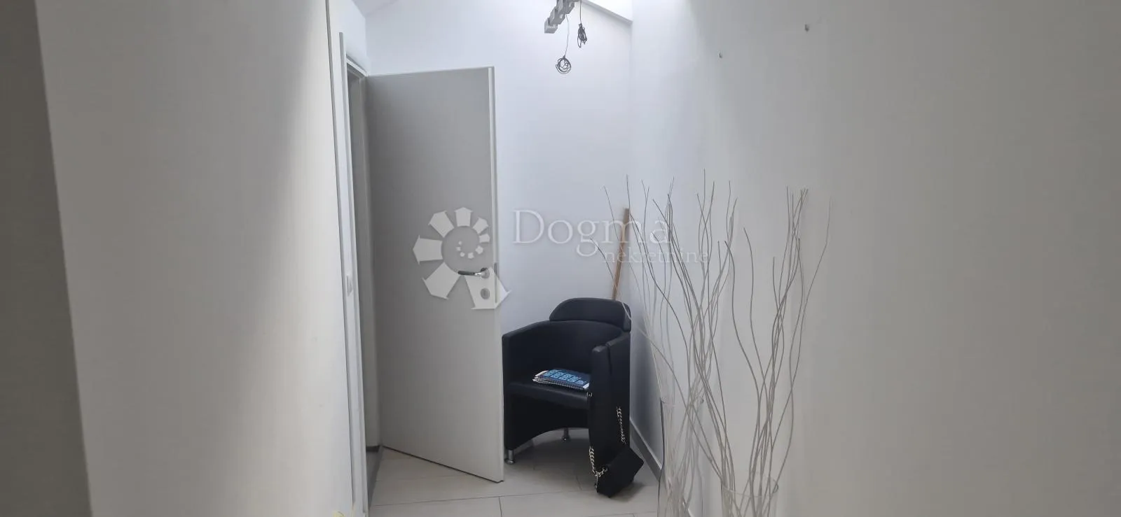 dva apartmana u strogom centru - slika 29