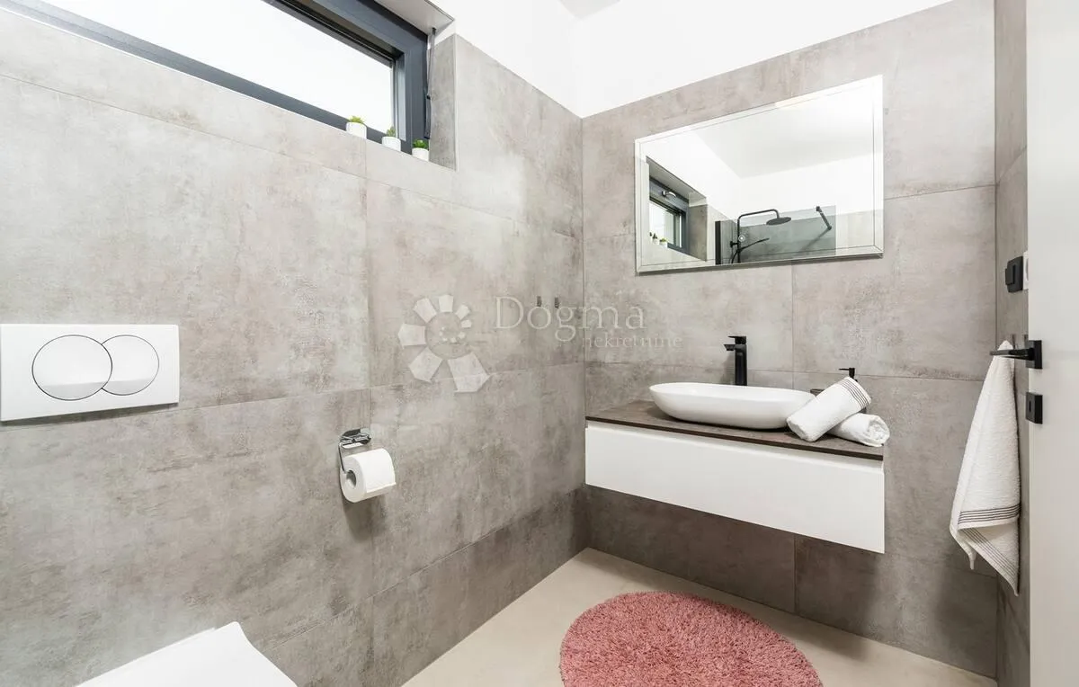 villa s bazenom i jacuzzijem - poreč - slika 11
