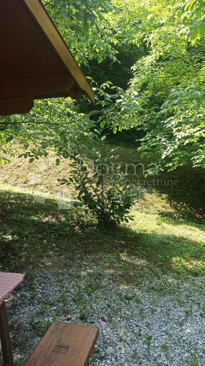 zemljište sa kućicom i spremištem, te wc-om nadomak zaboka - slika 41