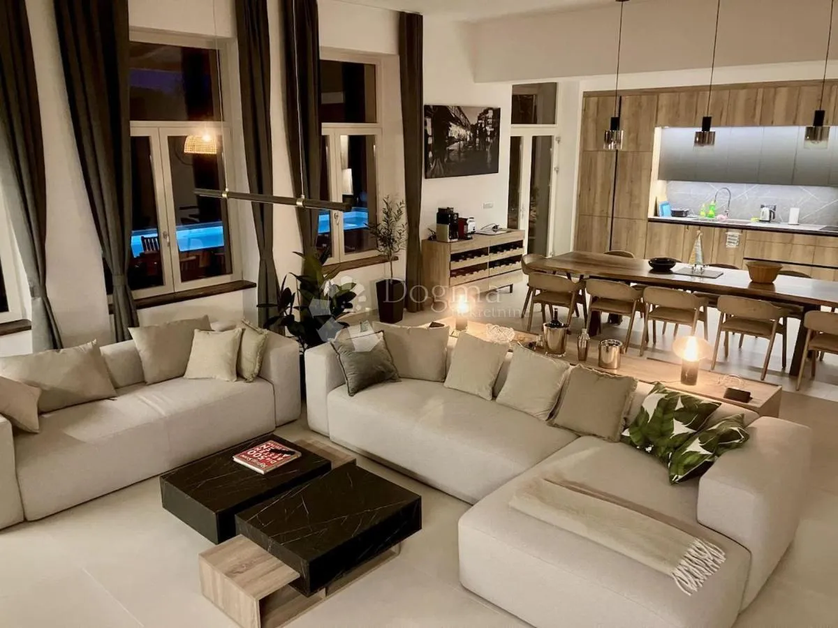 raskošna villa s pogledom - slika 26