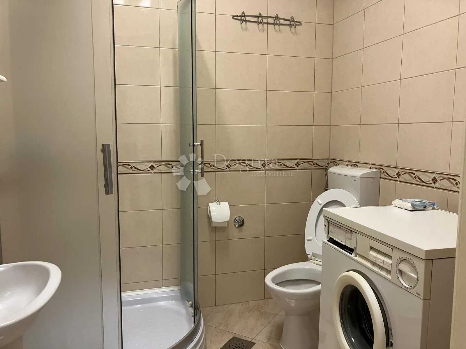 rijeka centar, stan sa dvije stambene jedinice - slika 12