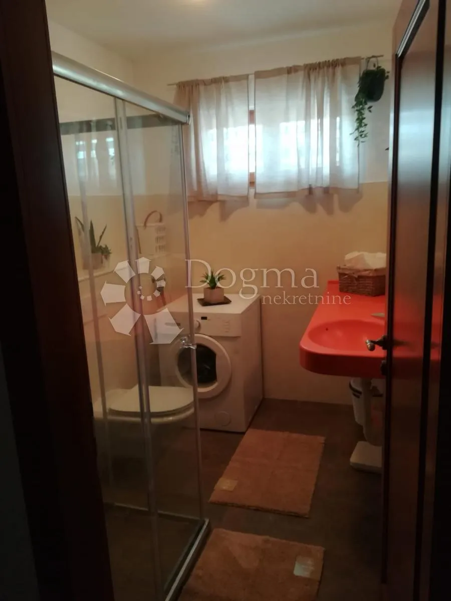 brodarica- mediteranska villa s bazenom i pogledom - slika 42