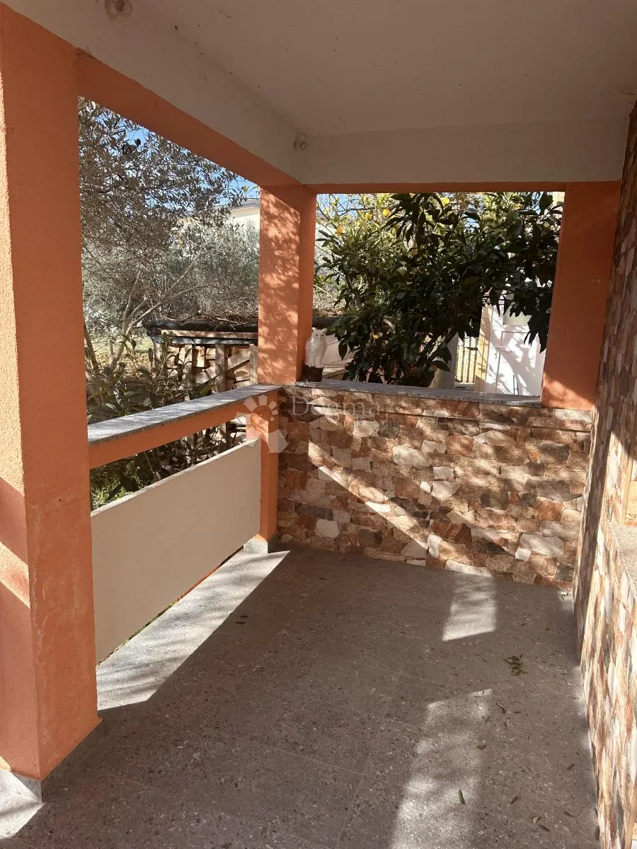 vir kuća sa 8 apartmana uhodana u posao sa turizmom - slika 38