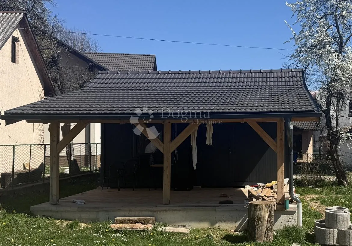 nova tradicionalne kvalitetne gradnje kuća centar grada - slika 31