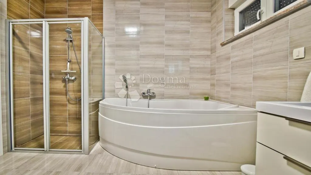 ekskluzivna villa s pogledom na more - slika 13