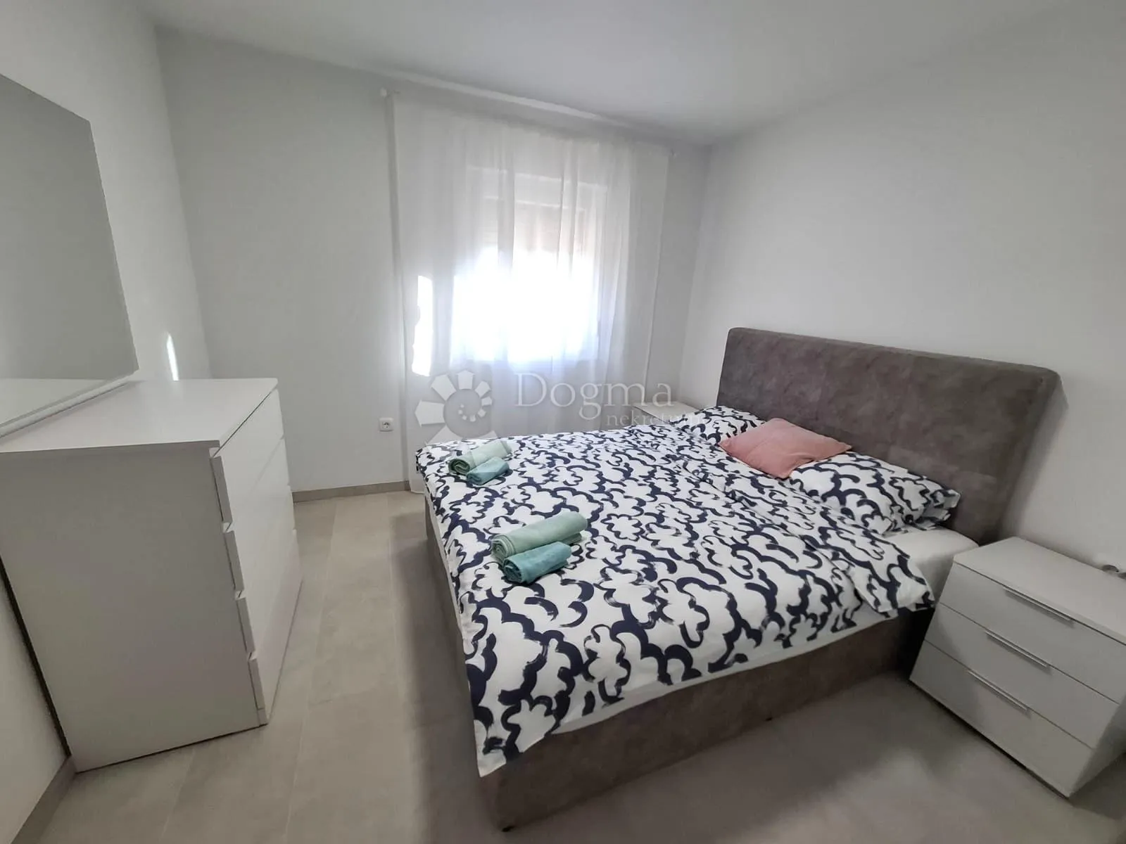 sofisticirana kuća - novogradnja s tri kategorizirana apartmana - slika 12