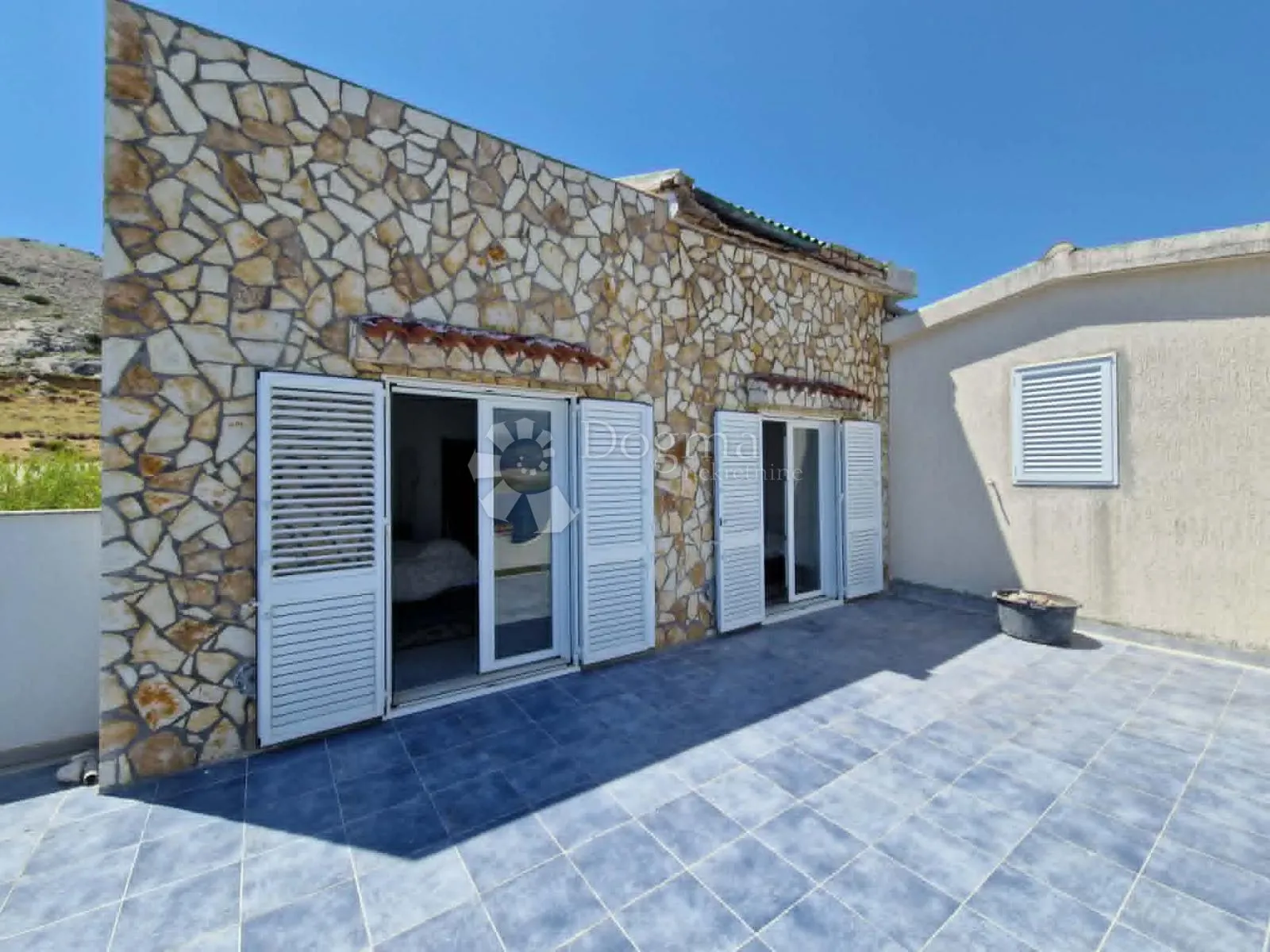 pag - kuća s 2 apartmana 282,80 m2 - 250 m od mora - slika 42