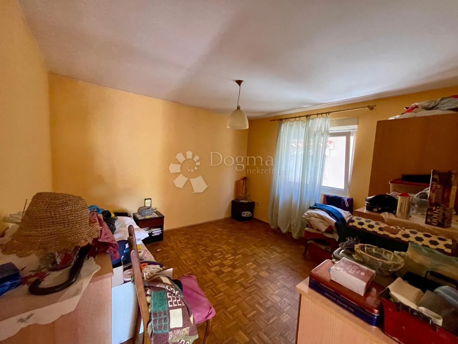 prvi red uz obalu - kuća s 2 stana - slika 11