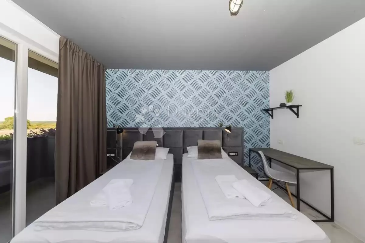 moderna villa sa bazenom- žerava - slika 10