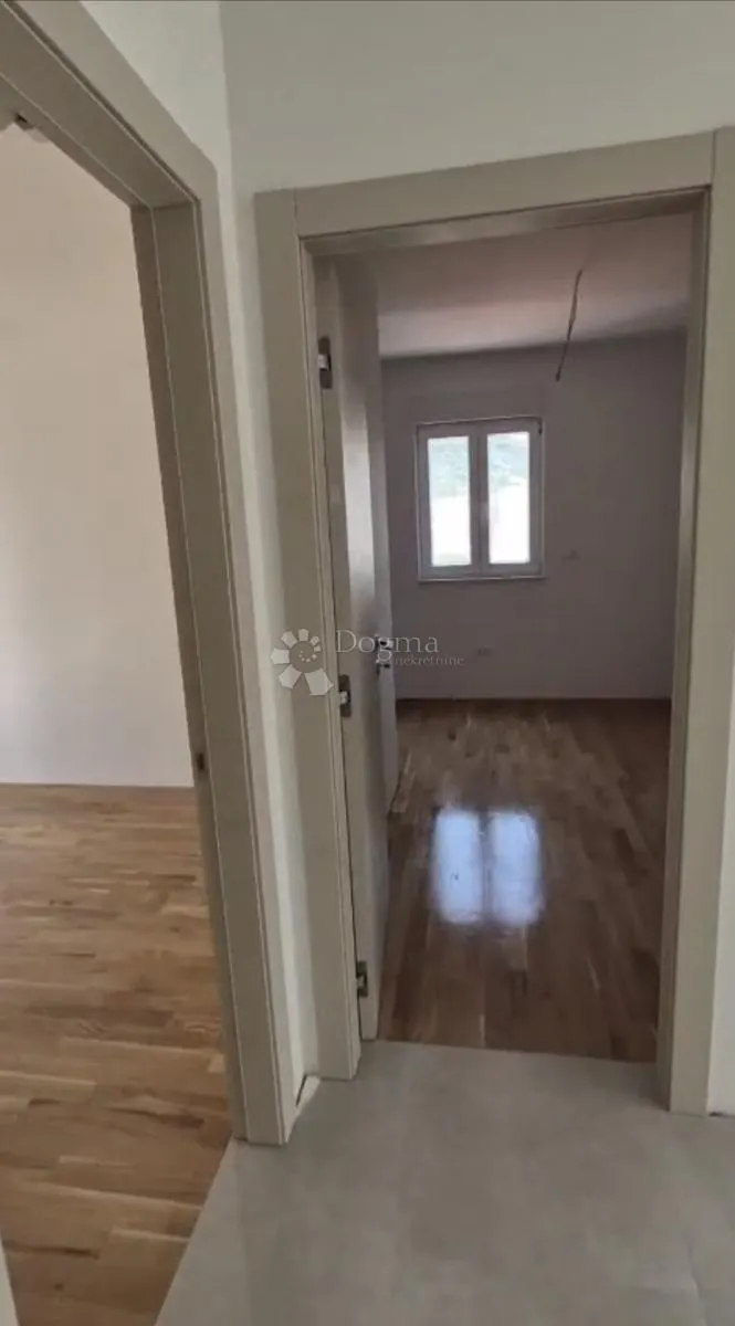 s4, dvosoban stan na prvom katu, makarska - slika 3