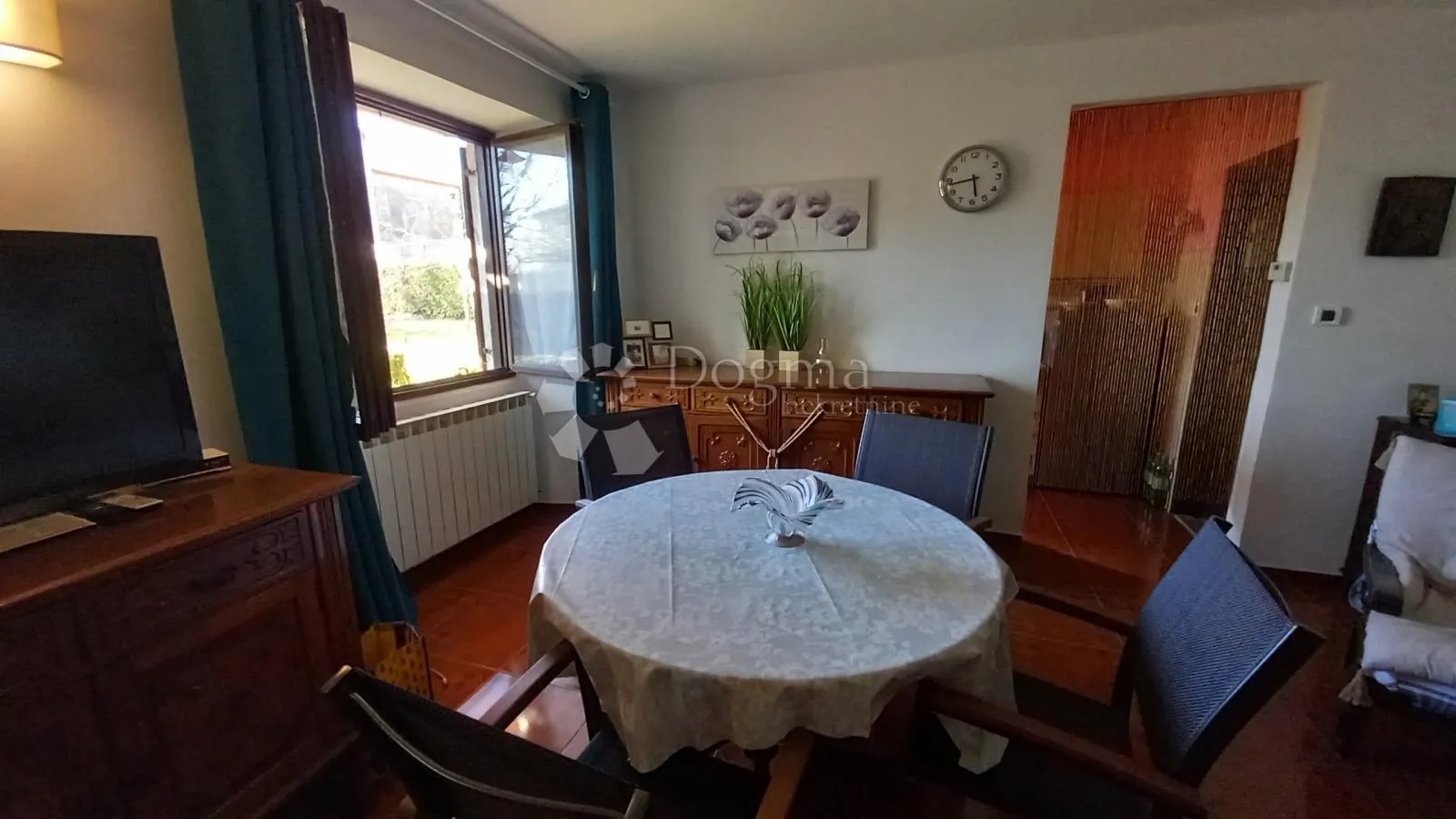 prostrana kuća s dva apartmana u mirnom okruženju blizu brtonigle - slika 9
