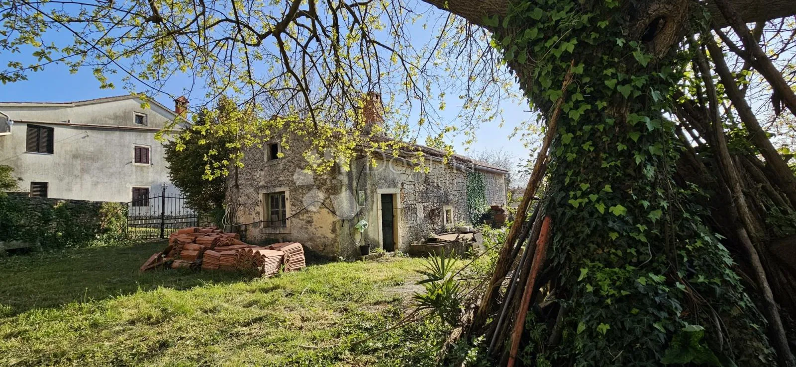 kamena kuća i dvije konobe za uređenje po želji - slika 6