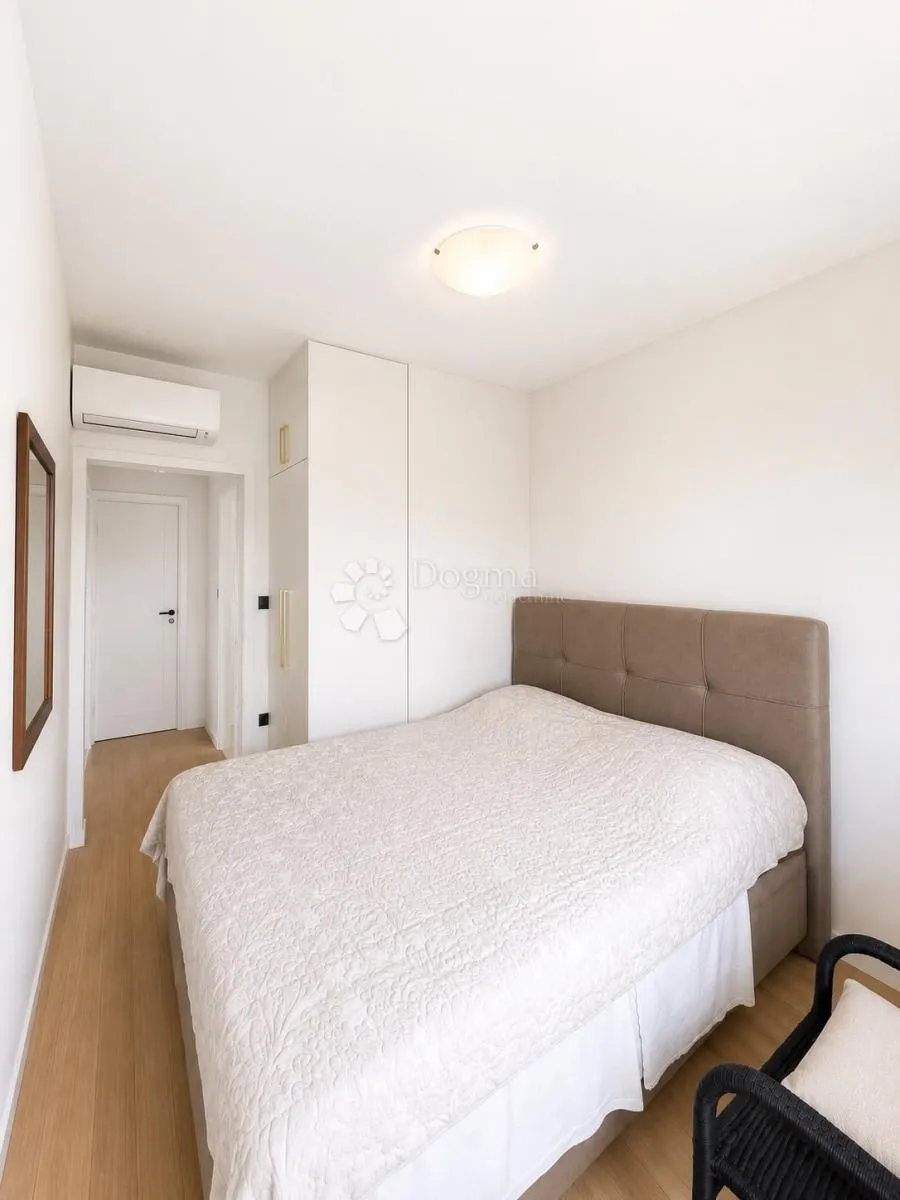prestižna adresa punta skala (petrčane) 70 m od mora, renoviran stan 77m2 - slika 22