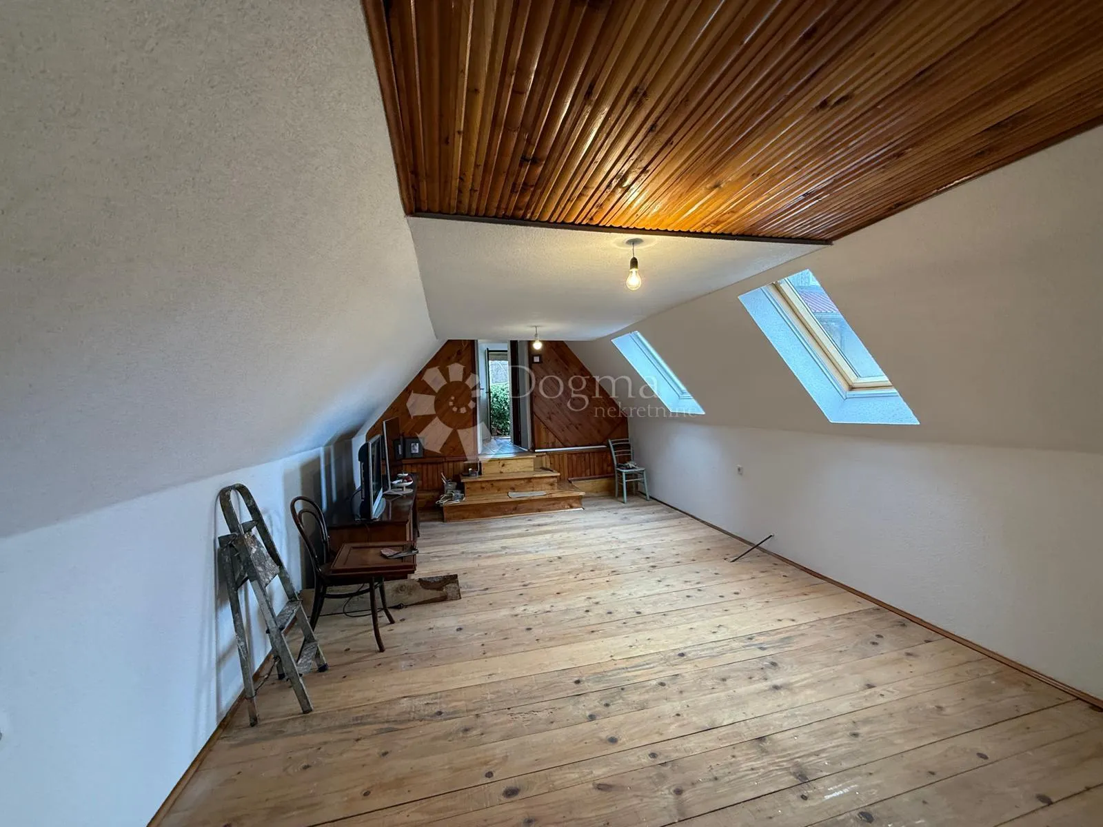 kuća 2 apartmana 2 građ zemljišta poljo 3000m2 - slika 17