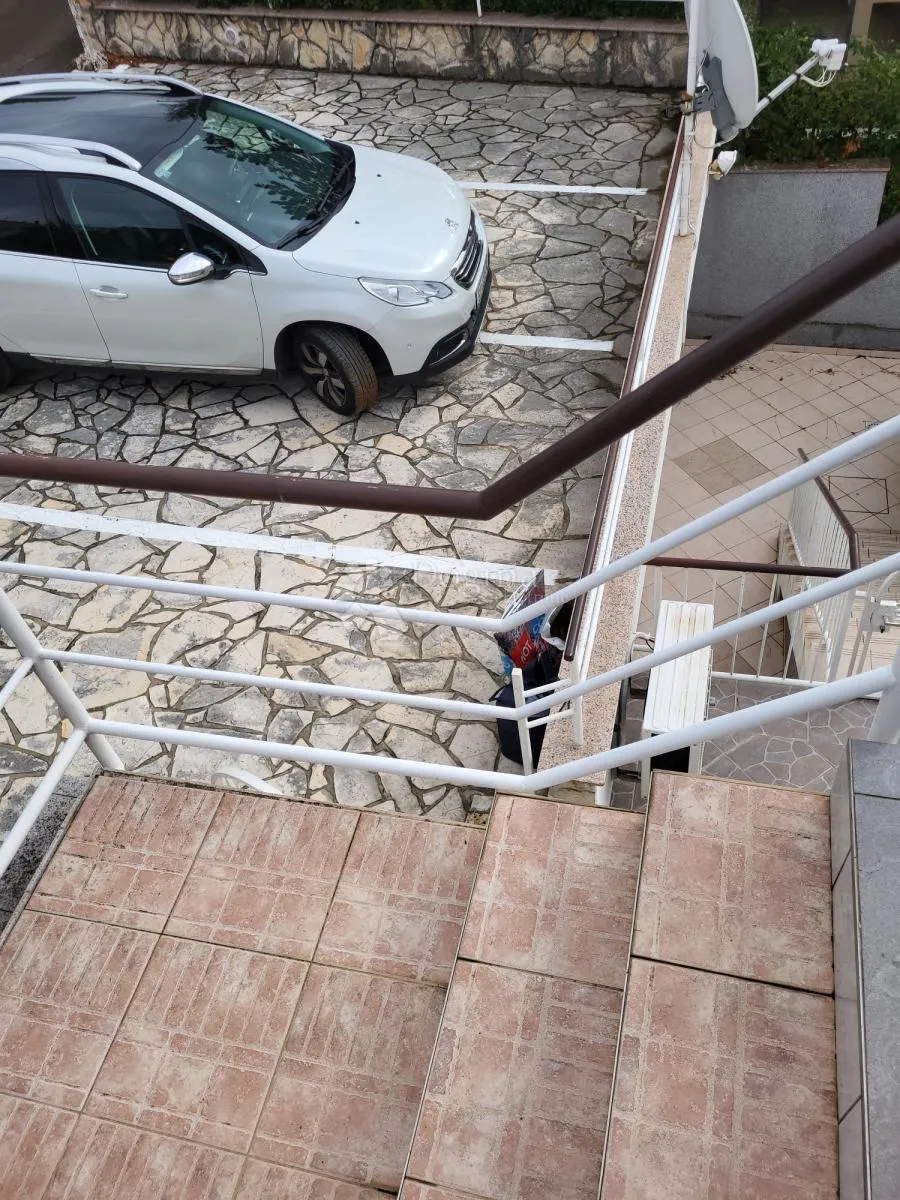 etaža kuće blizu mora - slika 10