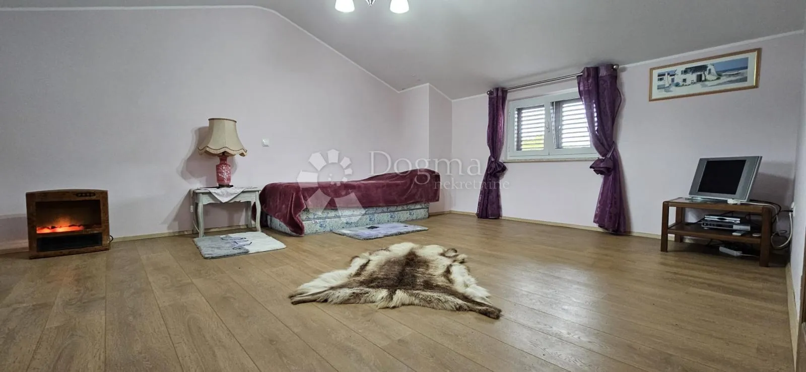ekskluzivno kuća na osami, okružena šumom - slika 18