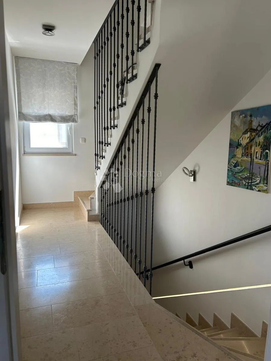 otok krk dobrinj villa s bazenom - slika 10