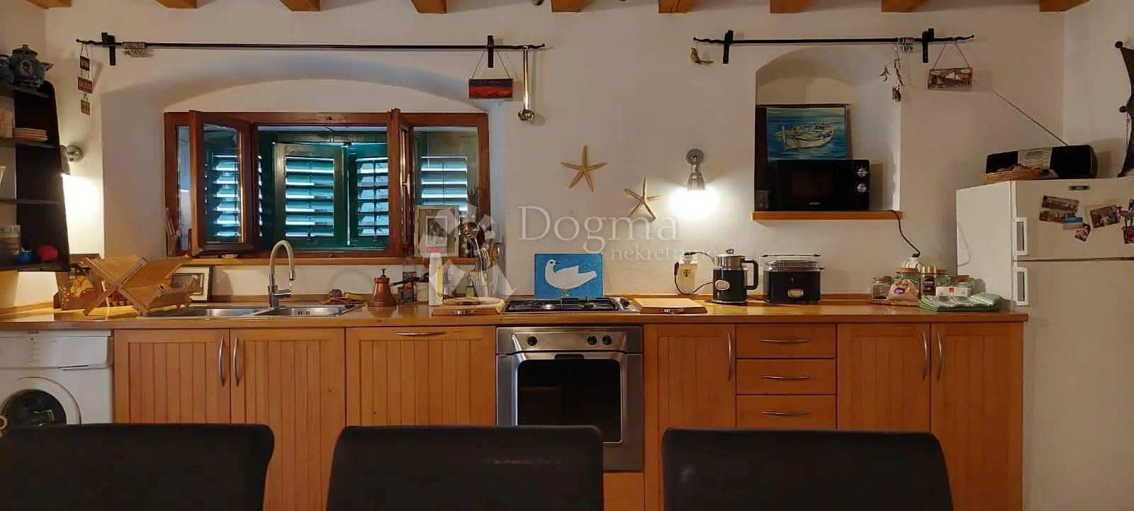 lijepa kamena kuća s pogledom na šibenski zaljev - slika 3