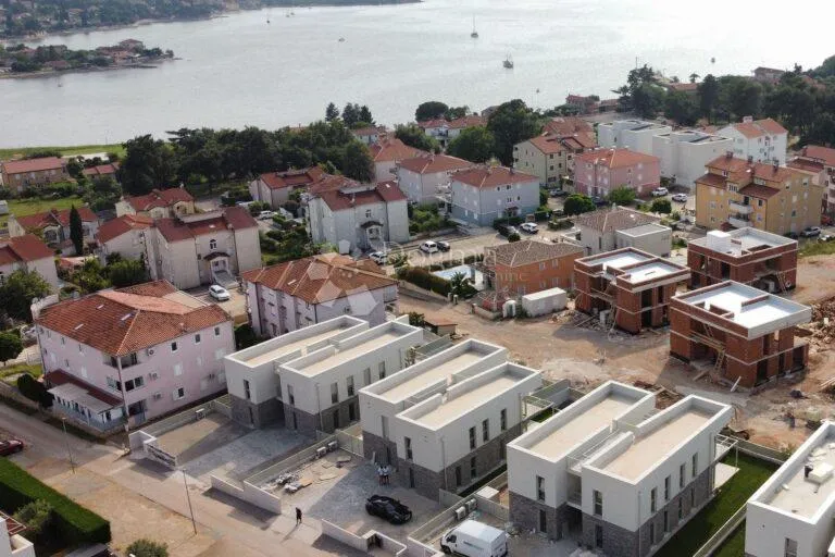 karigador, moderan apartman sa krovnom terasom - slika 41