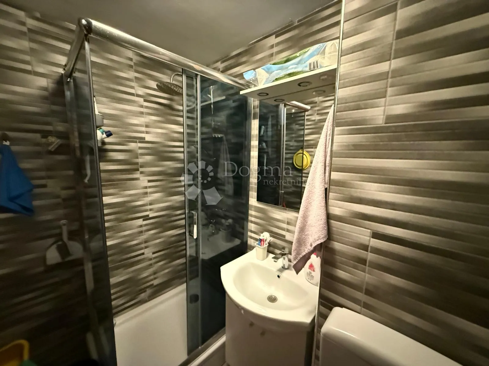 apartman 80m do mora plaže ii kat javni parking - slika 7