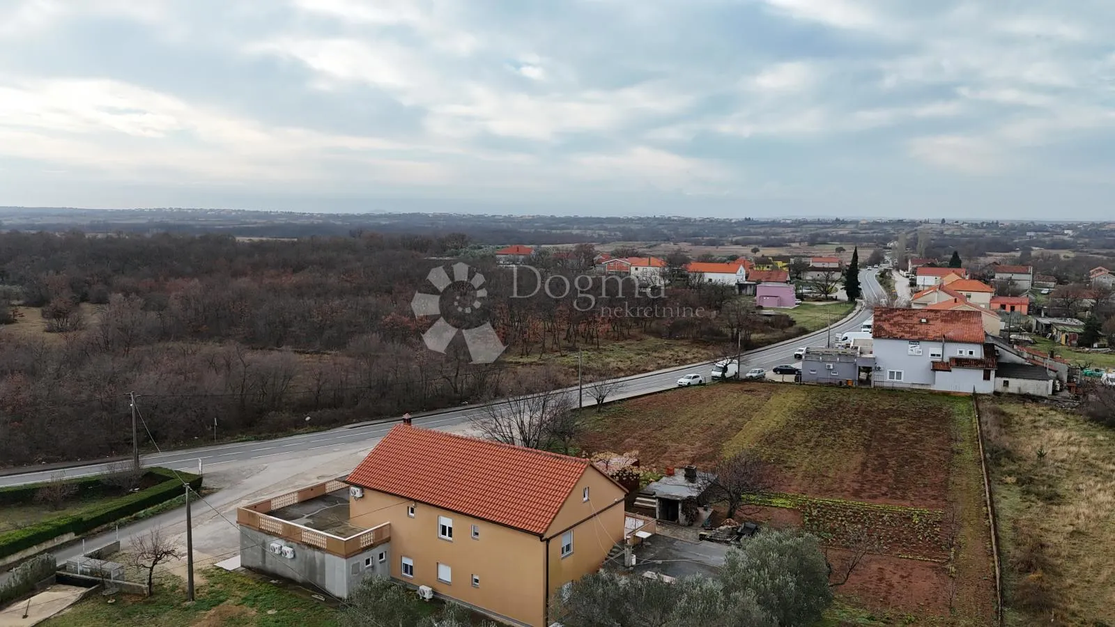 poličnik-lovinac kraj zadra, građevinsko zemljište - slika 2