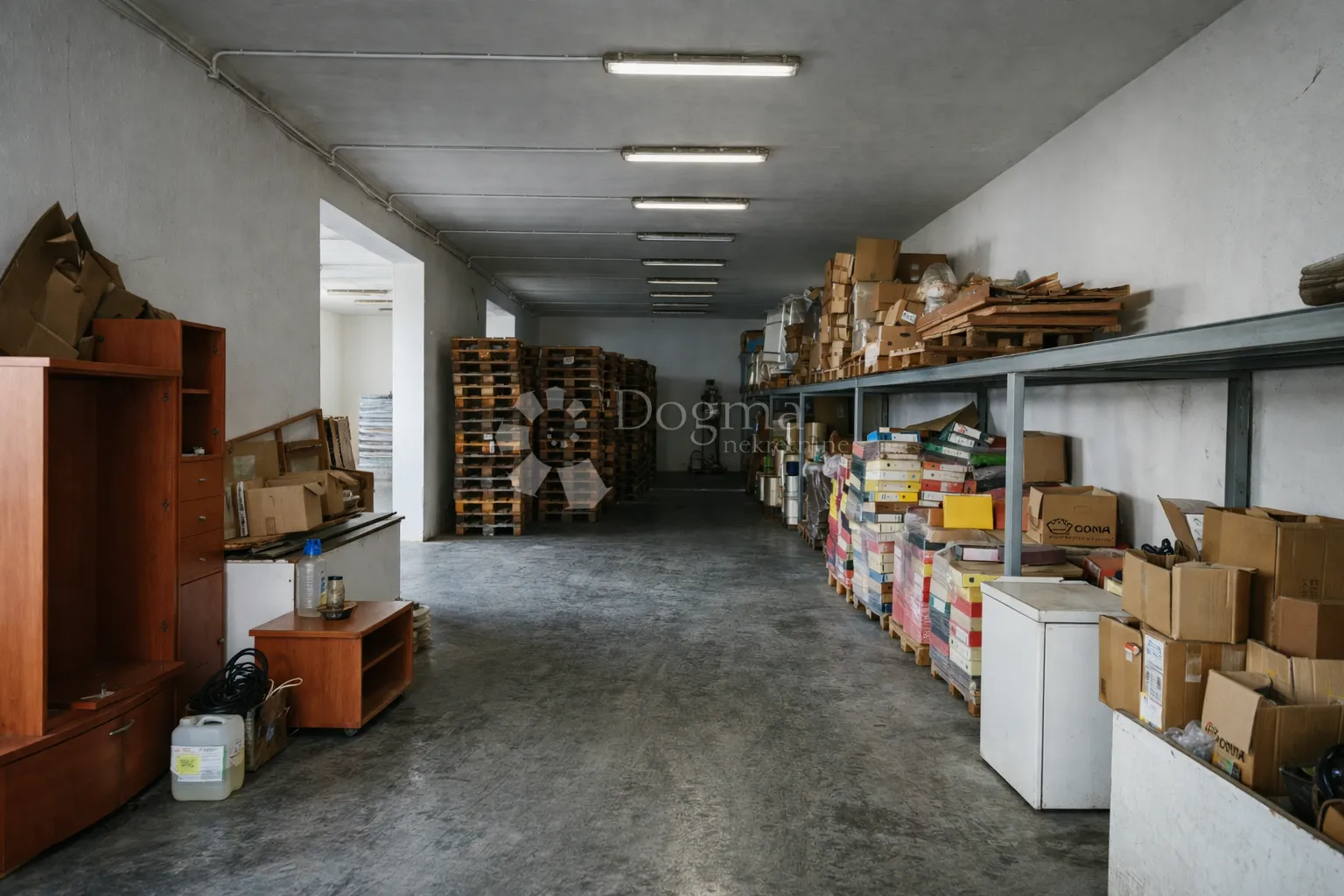 industrijska hala 340m2 + veliko zemljište u pazinu. idealno za skladište i proizvodnju - slika 3
