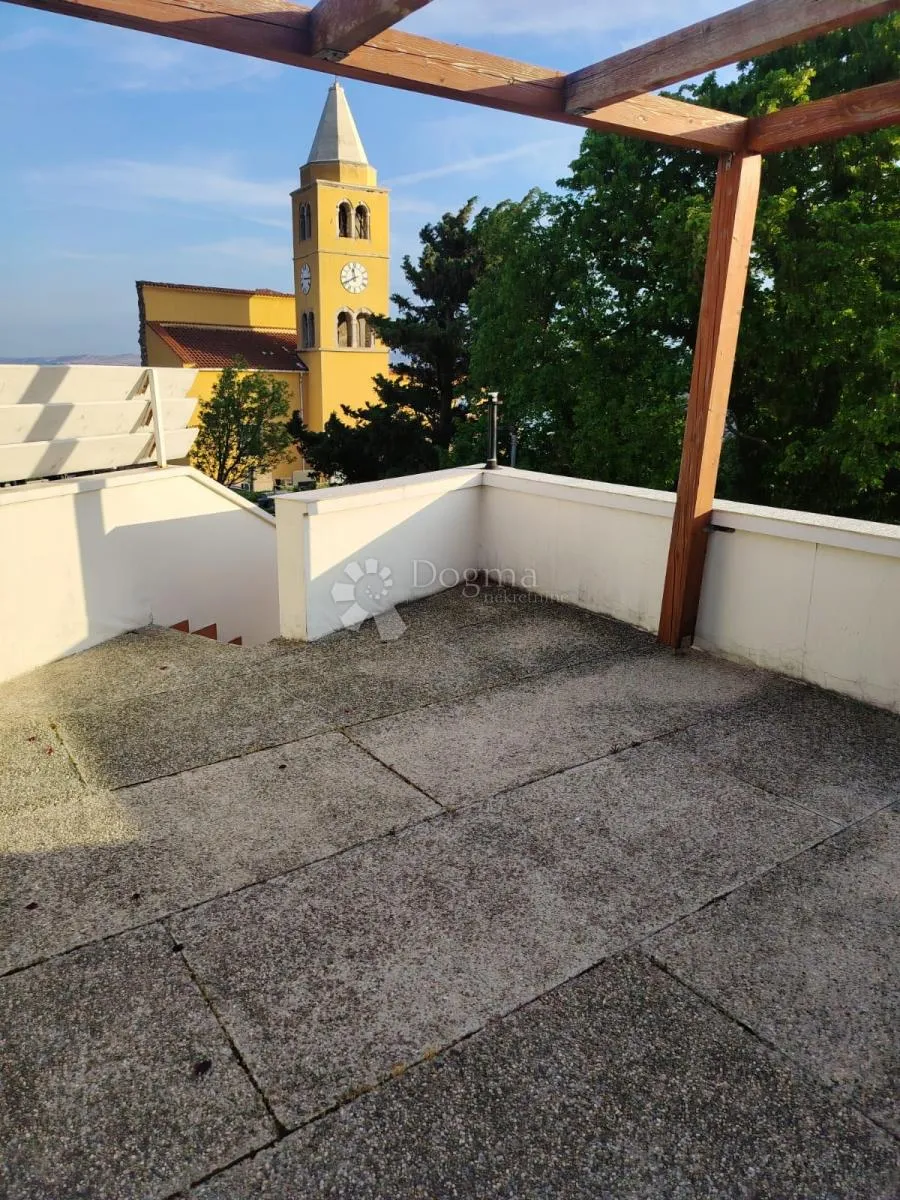 kuća s 2 stana i velikim vrtom 50m od gradske plaže - slika 6