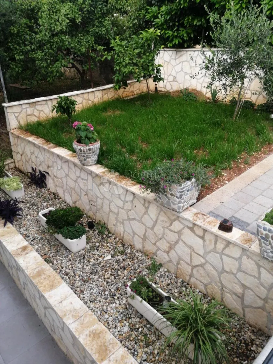 dvojna kuća na 150m od mora, okrug gornji - slika 19