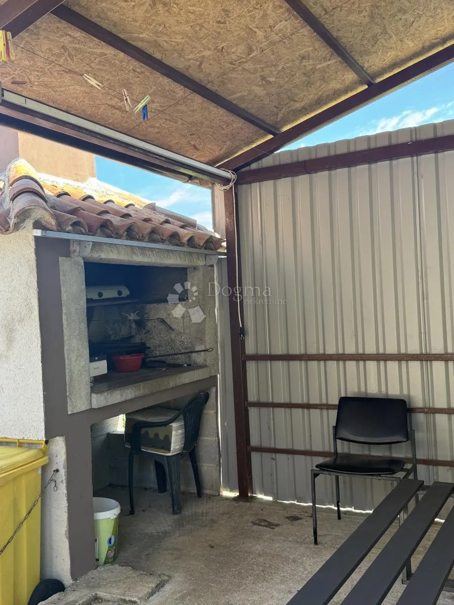 kuća sa potencijalom i građevinskim terenom / buzet - slika 30