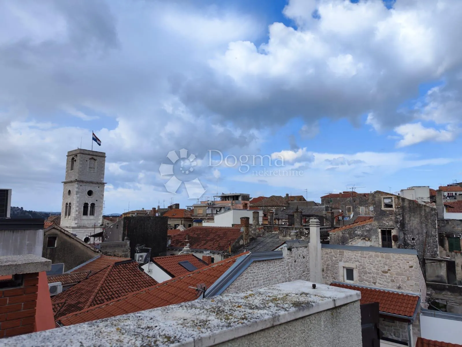 šibenik- dvoetažni stan u centru grada samo kod nas! - slika 21