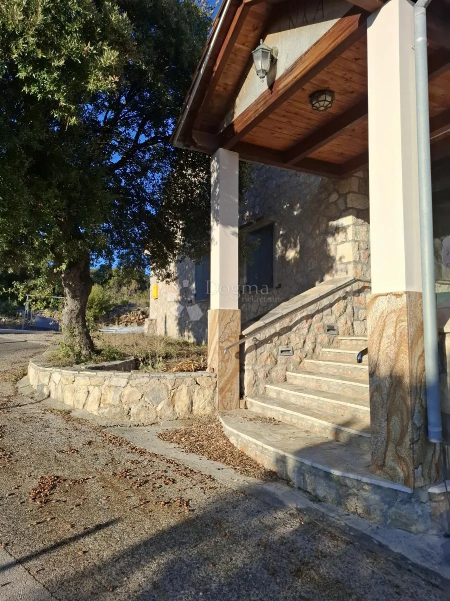 konoba uz more- 100 m od plaže - slika 17