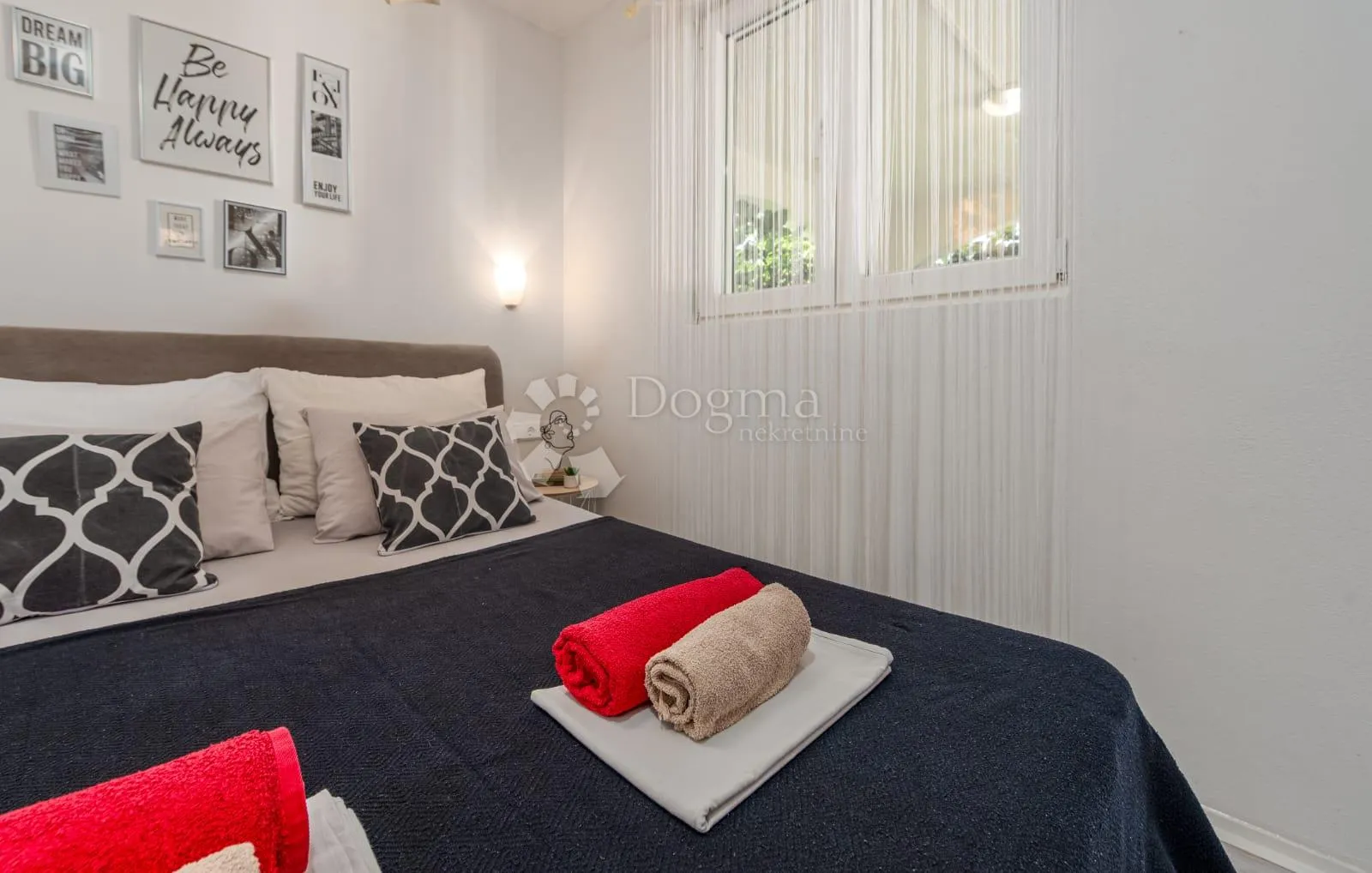 tri apartmana s bazenom - slika 31