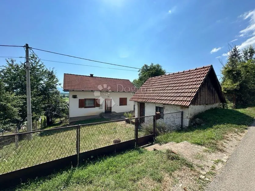 seosko imanje s dva pomoćna objekta i 3800m2 zemljišta - slika 3
