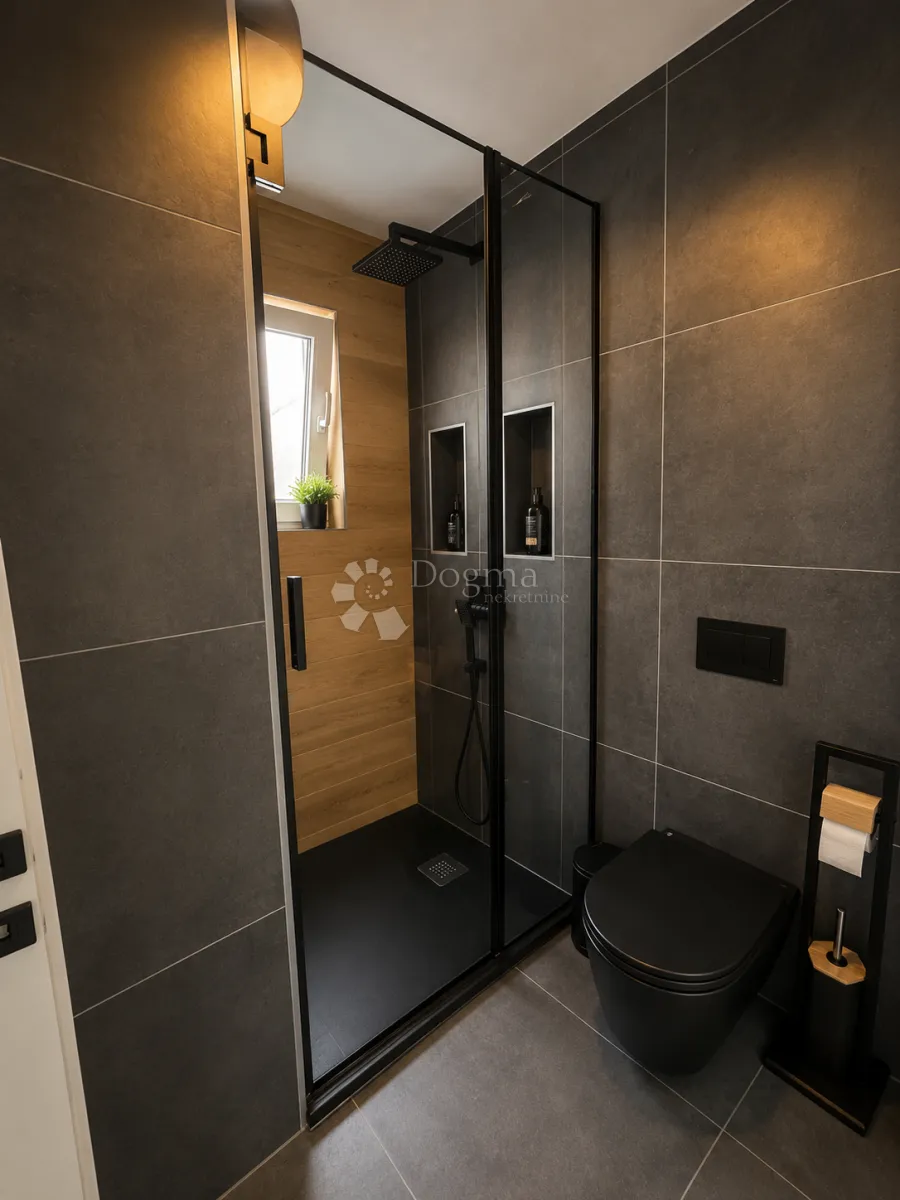 sunčan stan s prekrasnom lođom - 49.10 + 30 m2 - slika 9