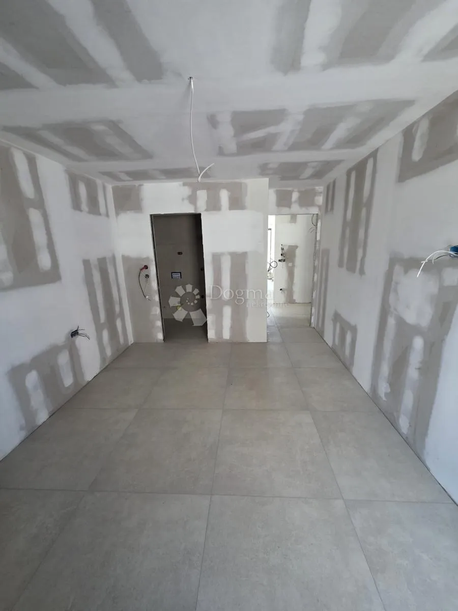 primošten- najbolja cijena po m2! top projekt - slika 11