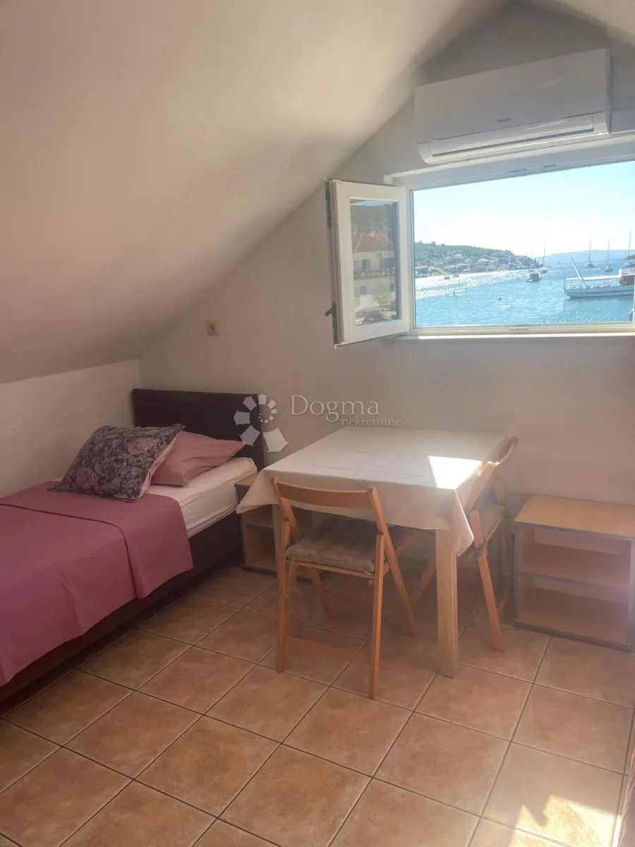 kuća s 3 apartmana i poslovnim prostorom vinišće - slika 12