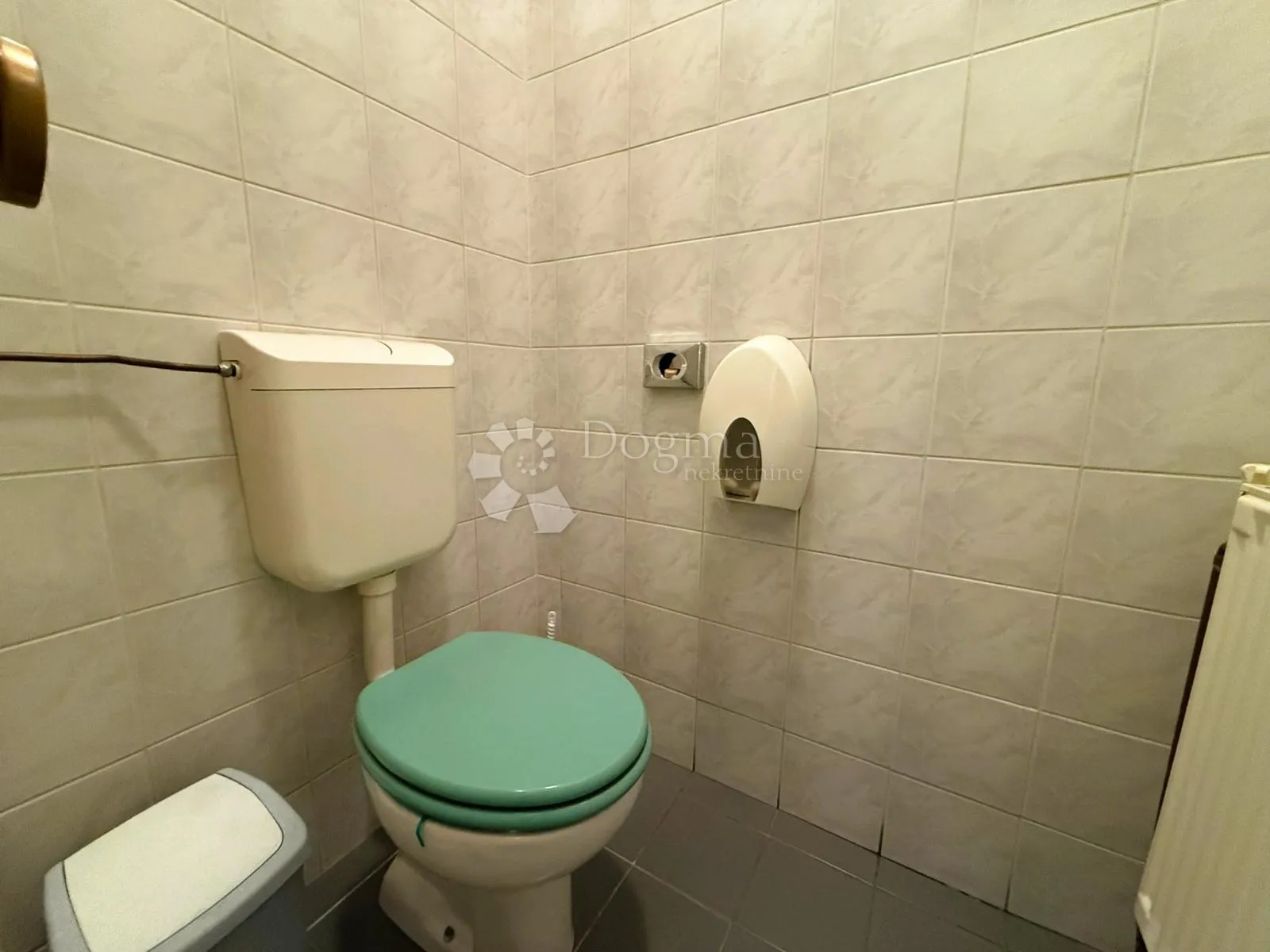 poslovni prostor 93 m² za ordinaciju ili ured - slika 11