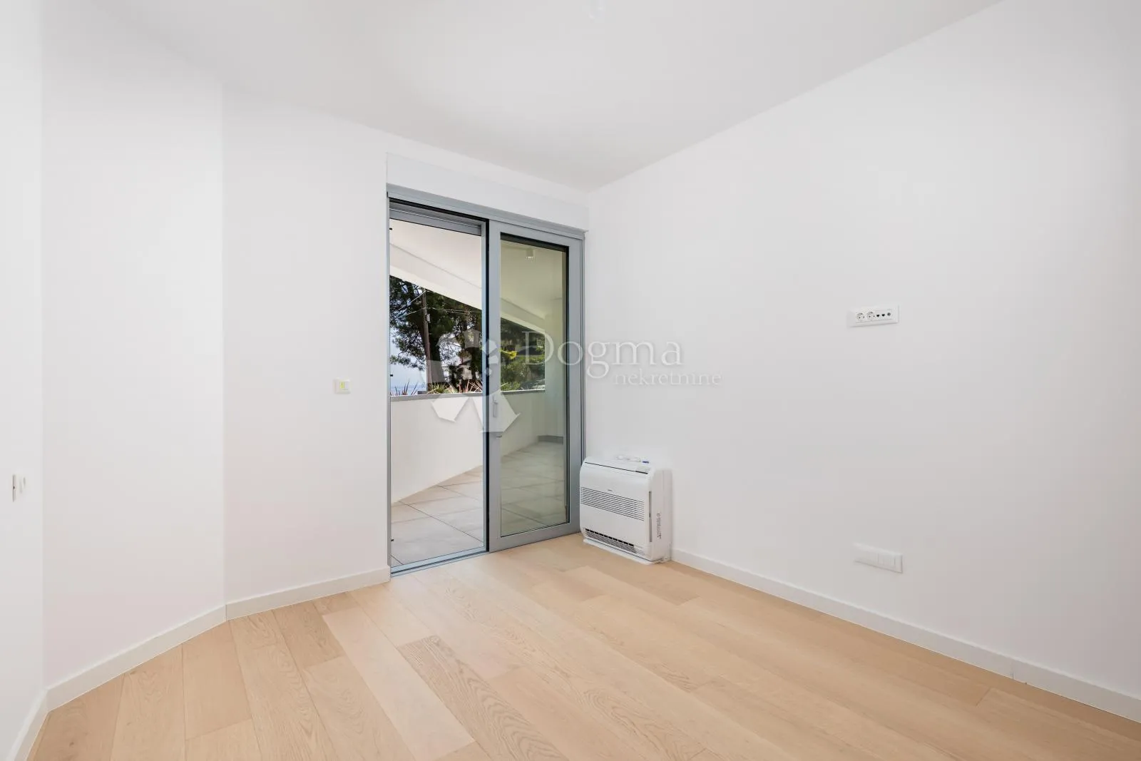 opatija centar stan 93,86 m2 - slika 13