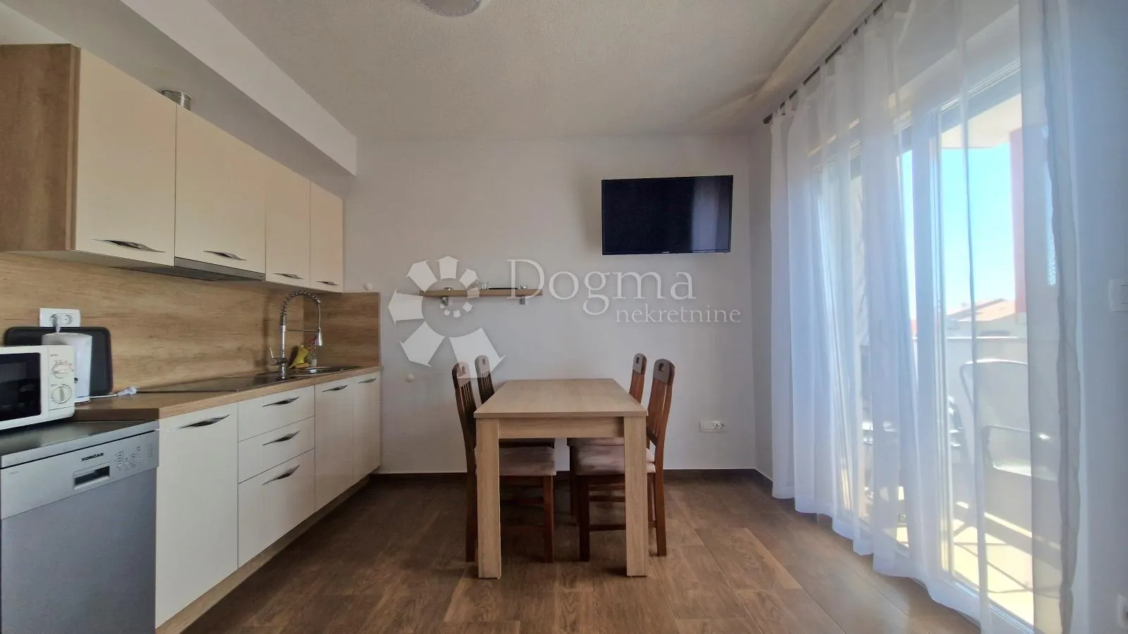 novogradnja sa 6 stambenih jedinica - slika 10