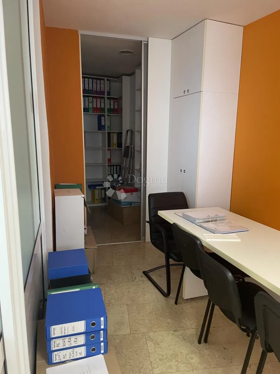 88 m2 odličnog poslovnog prostora za najam - slika 5