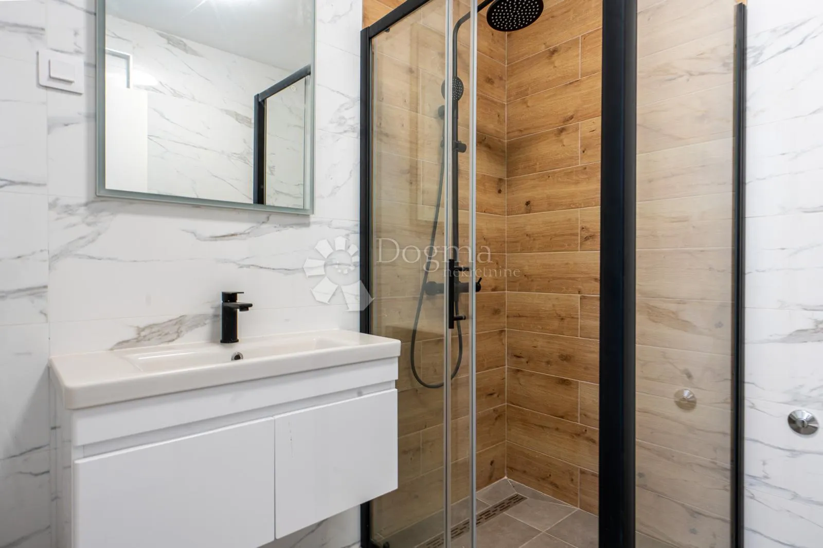 prekrasan apartman sa pogledom na more - slika 12
