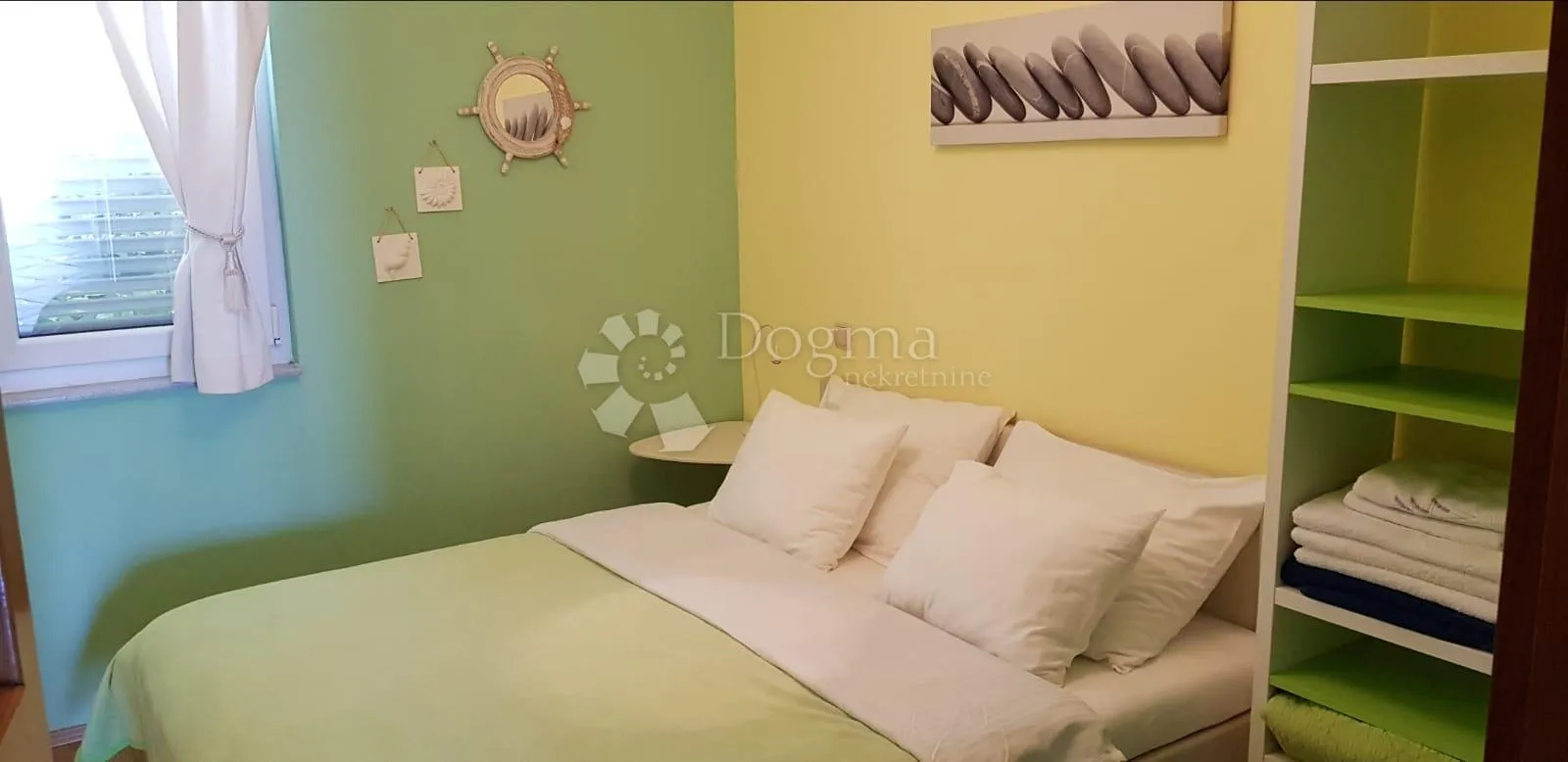 otok pašman, kuća sa 2 odvojena apartmana, 1.red do mora - slika 10