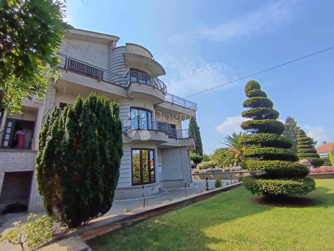malinska - samostojeća kuća s prekrasnom okućnicom - slika 11