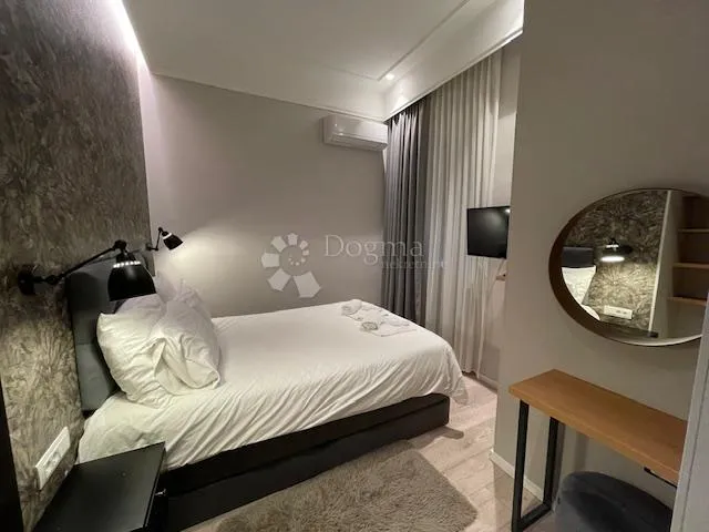 iznajmljujem tri sobe i dva apartmana u samom centru grada - slika 8
