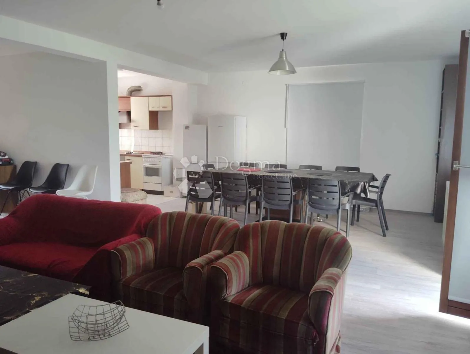 kuća za najam pogodna za 12 radnika - slika 2