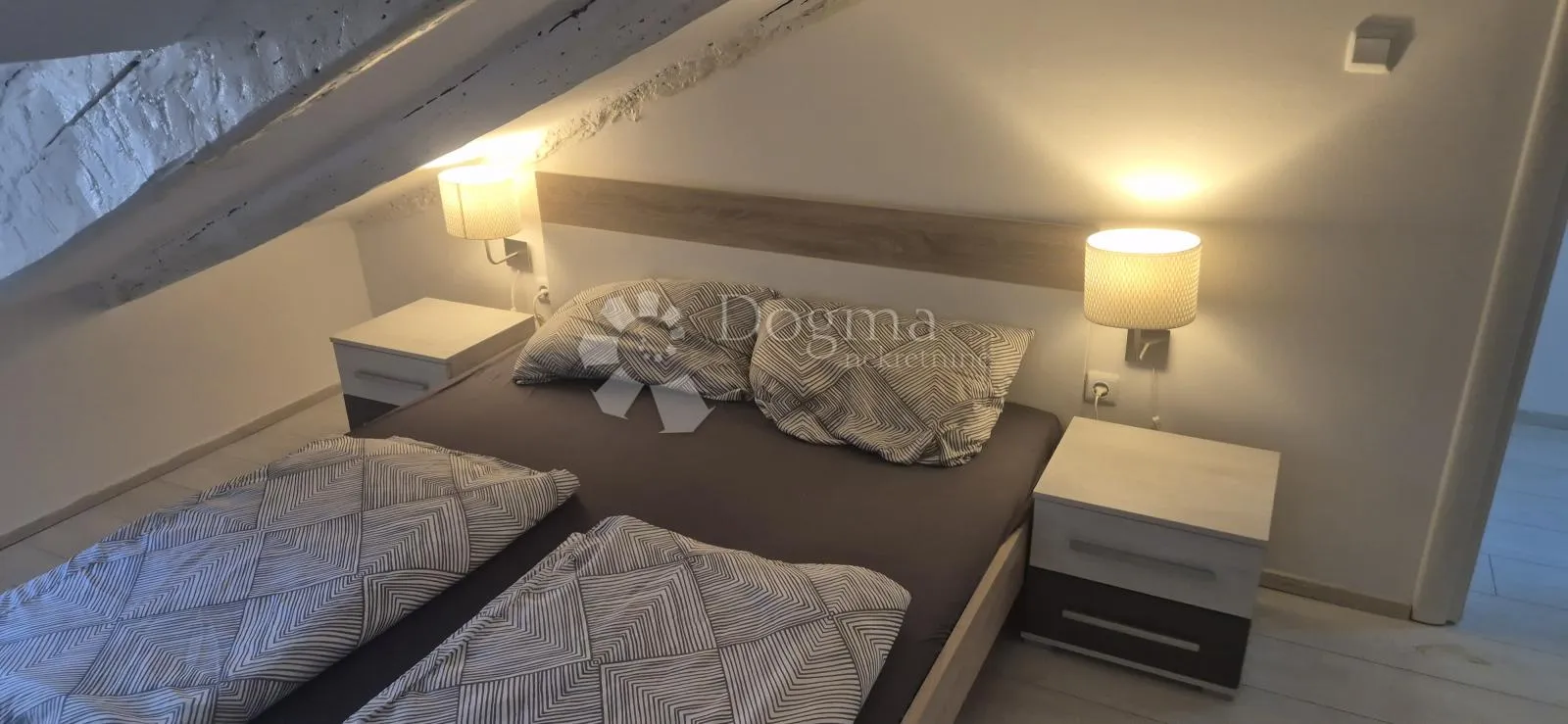 dva apartmana u strogom centru - slika 4