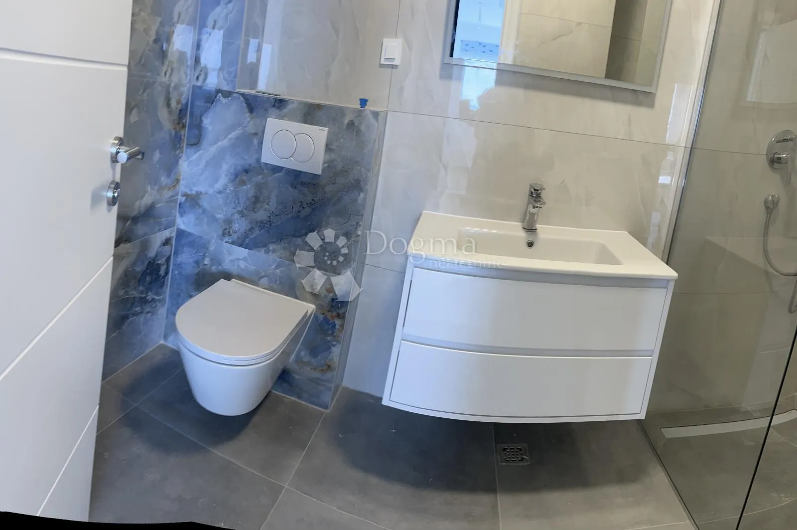 vrhunski apartman u predivnim mandrama na otoku pagu - slika 2