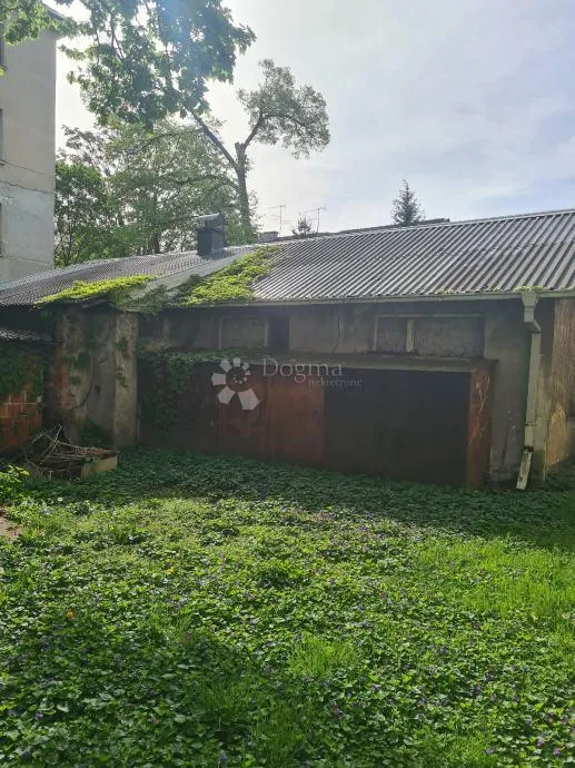 kuća s potencijalom u trnju! - slika 17